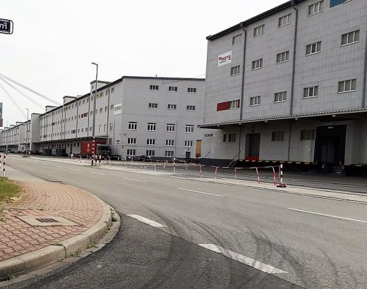 Mannheimer Hafen: Lagerhäuser in der Fruchtbahnhofstraße